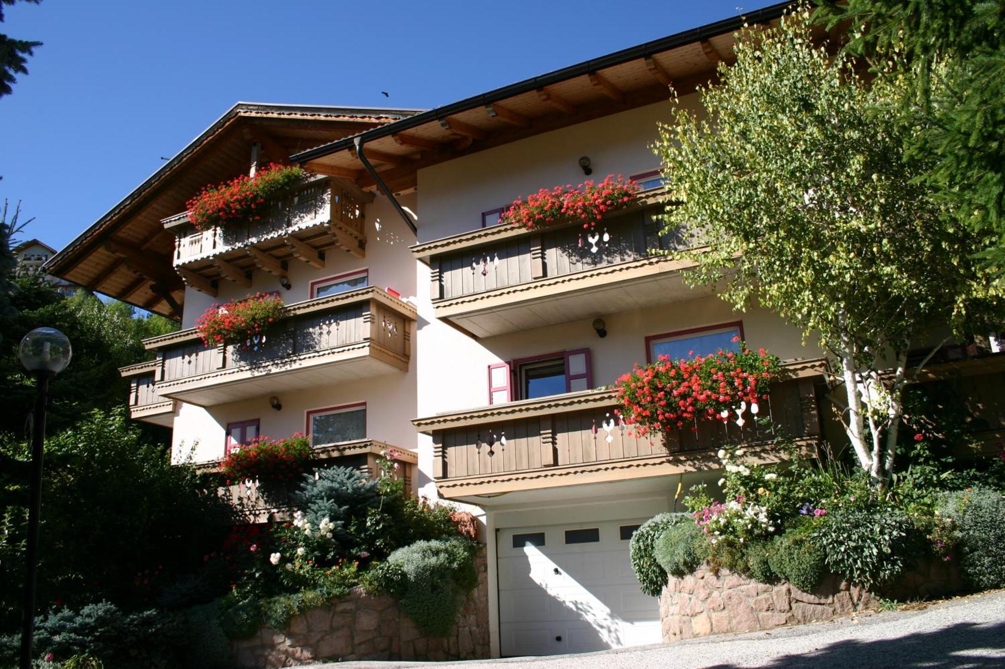Villa Mirabell Cavalese Esterno foto