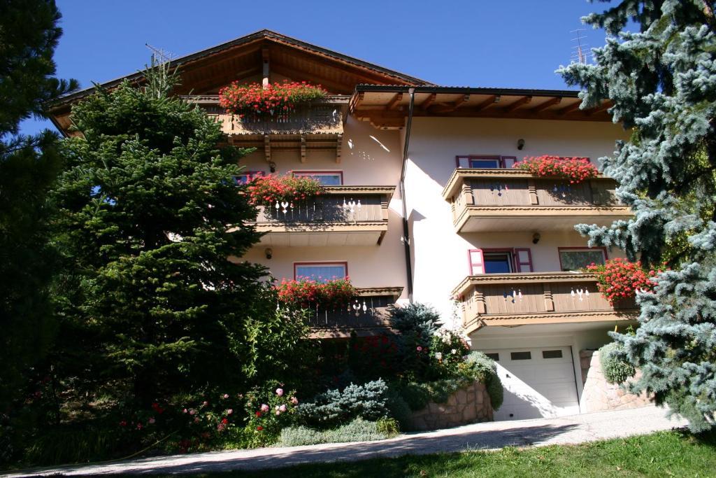 Villa Mirabell Cavalese Esterno foto